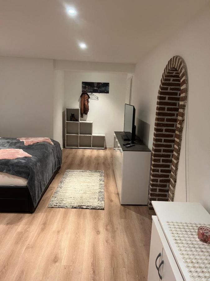 Innenstadt Souterrainwohnung Apartment *