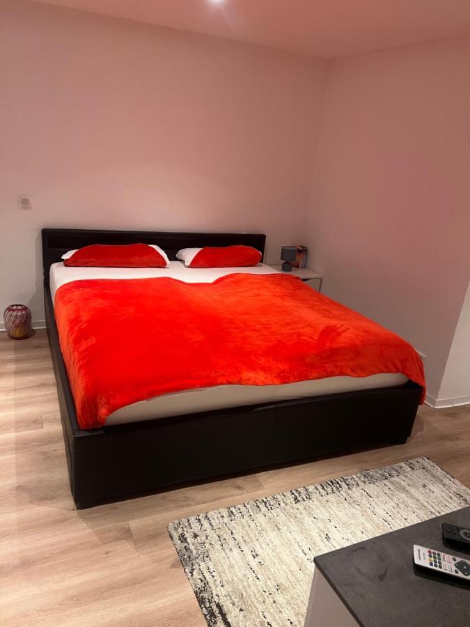 Innenstadt Souterrainwohnung Apartment *